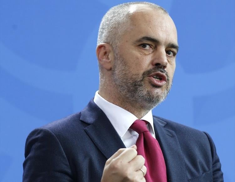 Η Ρώμη εγκαταλείπει την Ελλάδα για τους «θησαυρούς των Αλβανών»