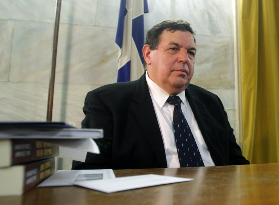 Φράγκος Φραγκούλης: Μη μου συπάετε κύχαρητήρια, δεν έως έγω προστήρο ς