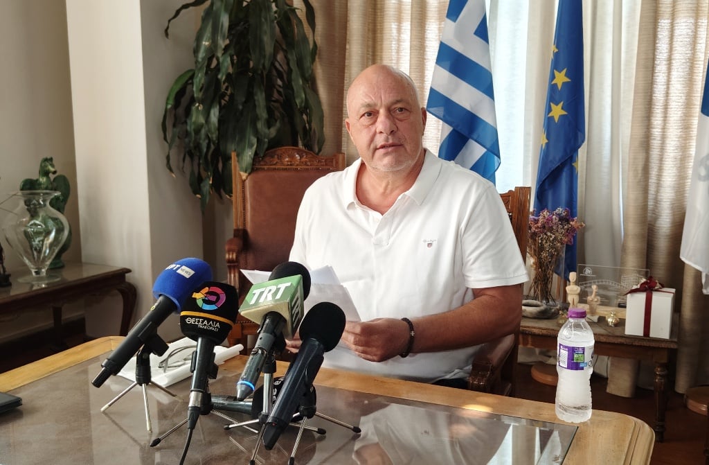 Μπέος κατά πάντων για τα νεκρά φις το Βόλος: “Δεν φταίει ο Δήμος”